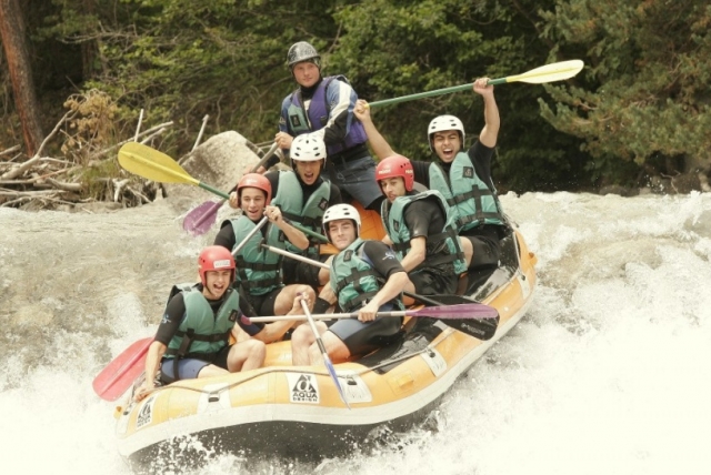  Enjoy a Raft descent in the Hautes Alpes 